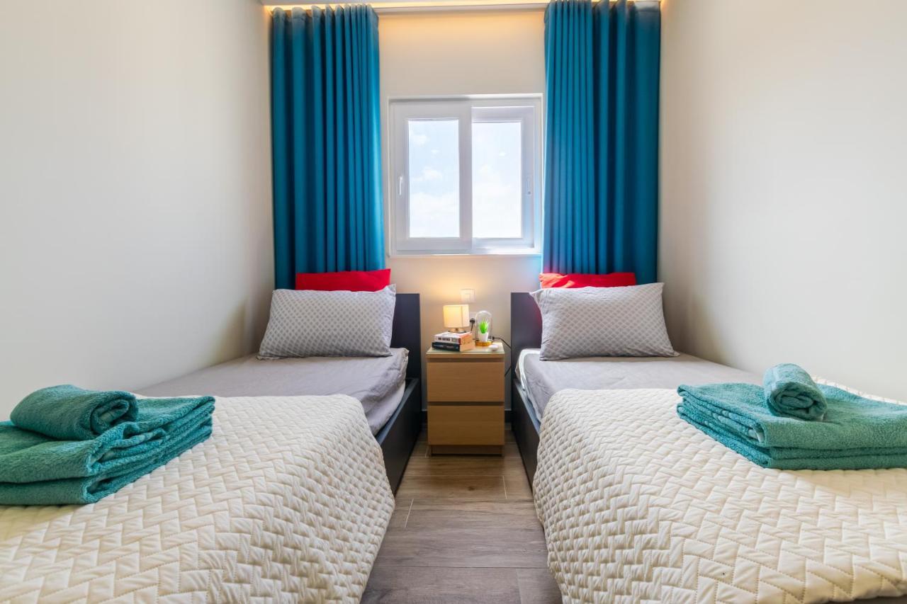 New Spacious Apartment With Amazing View Bugibba San Pawl il-Baħar Kültér fotó