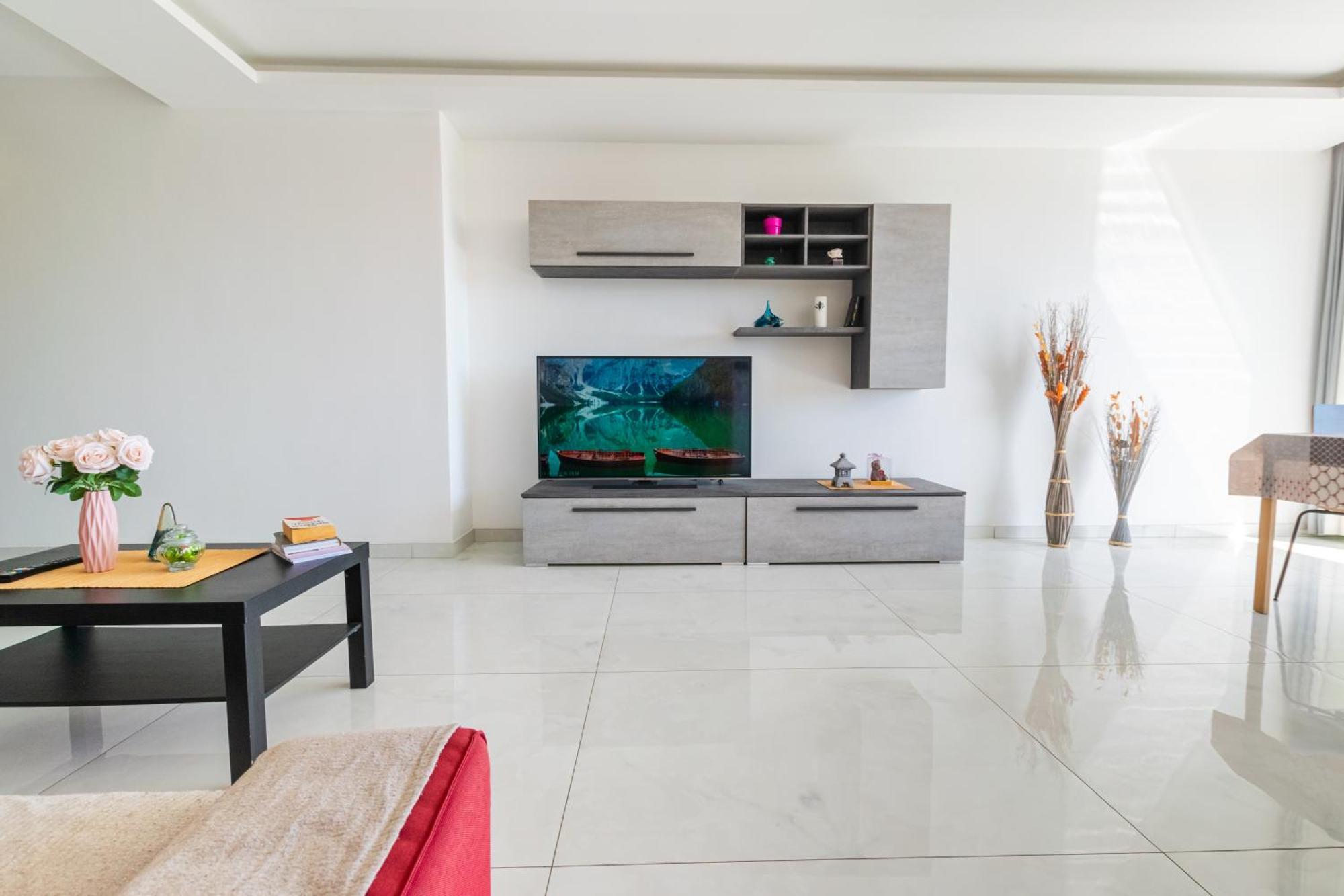 New Spacious Apartment With Amazing View Bugibba San Pawl il-Baħar Kültér fotó