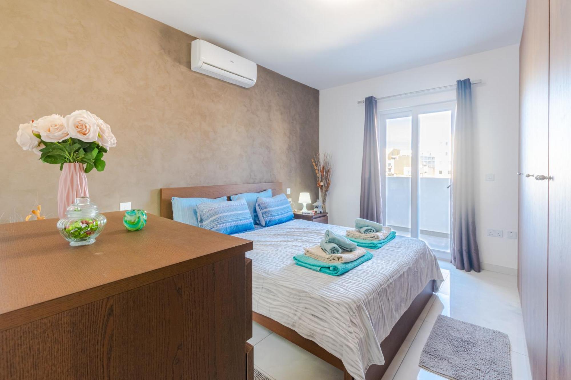New Spacious Apartment With Amazing View Bugibba San Pawl il-Baħar Kültér fotó